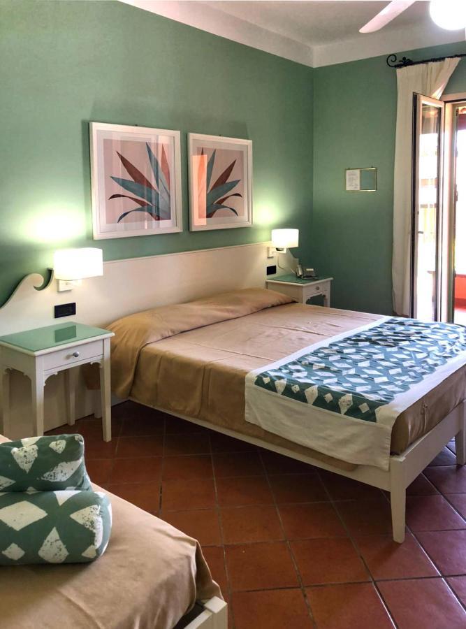 Hotel Igv Club Baia Samuele 4*
